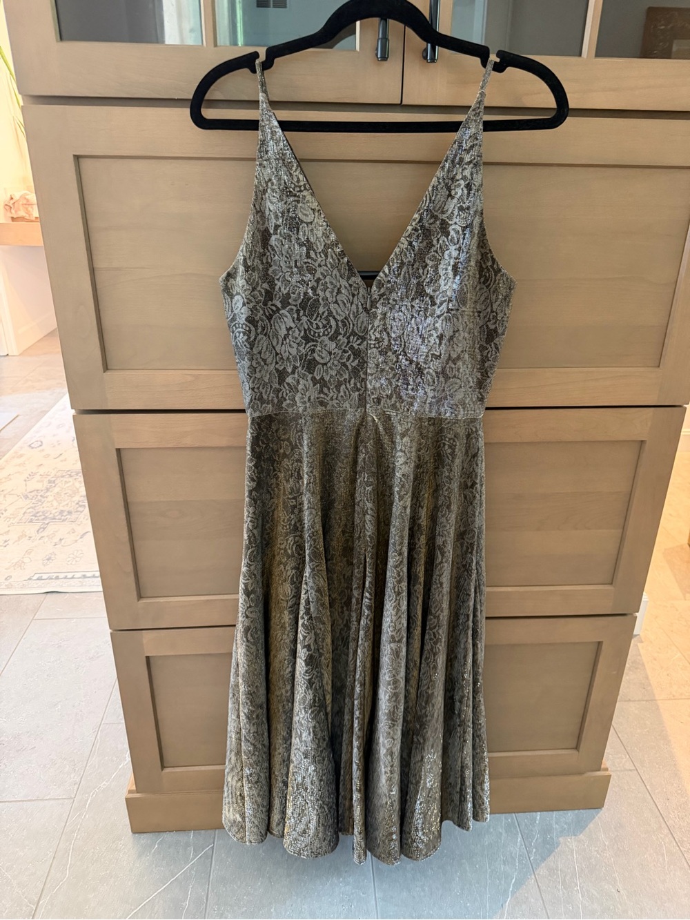 Dress The Population Metallic Lace V-Neck Slip Dress - Olive/Golden